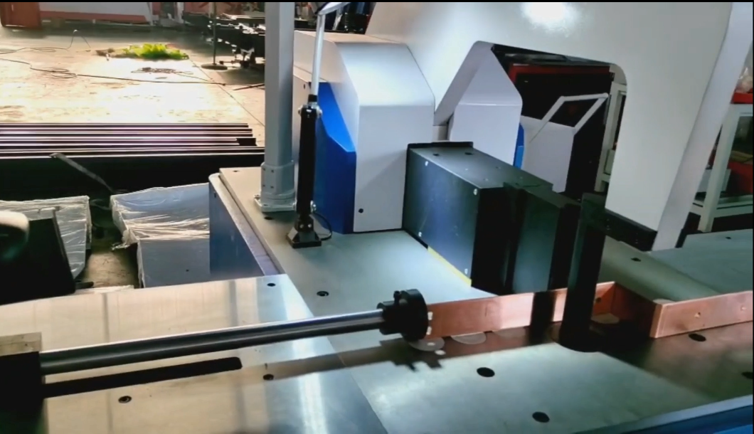 Stable Hydraulic Bending System